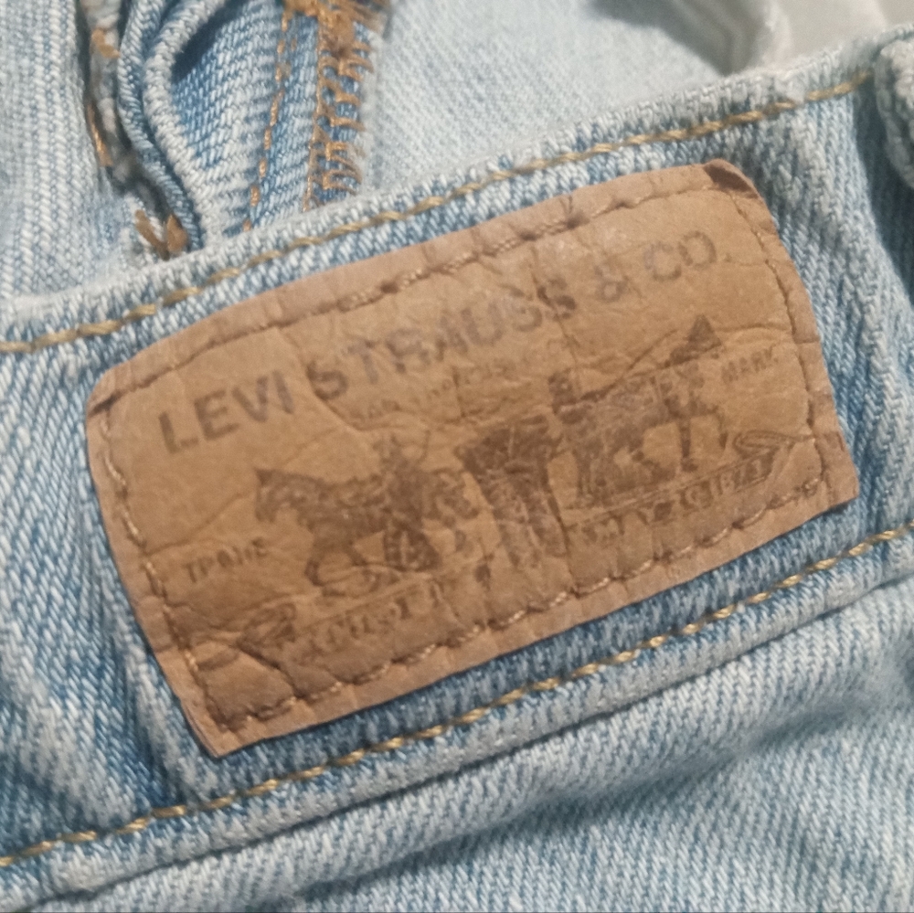 Levi's shorts - Picture 7 of 7